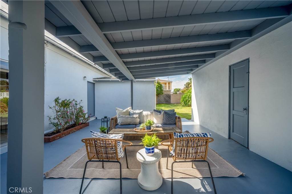 4203 N Greenbrier Road