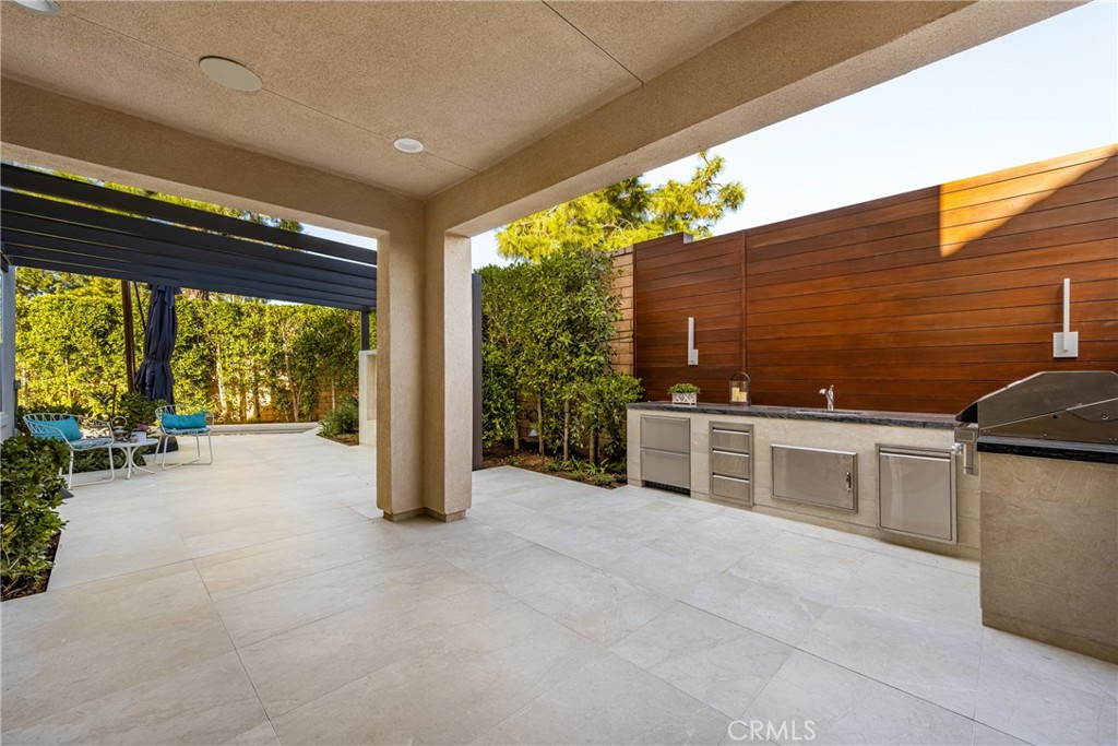 1229 E Providence Loop