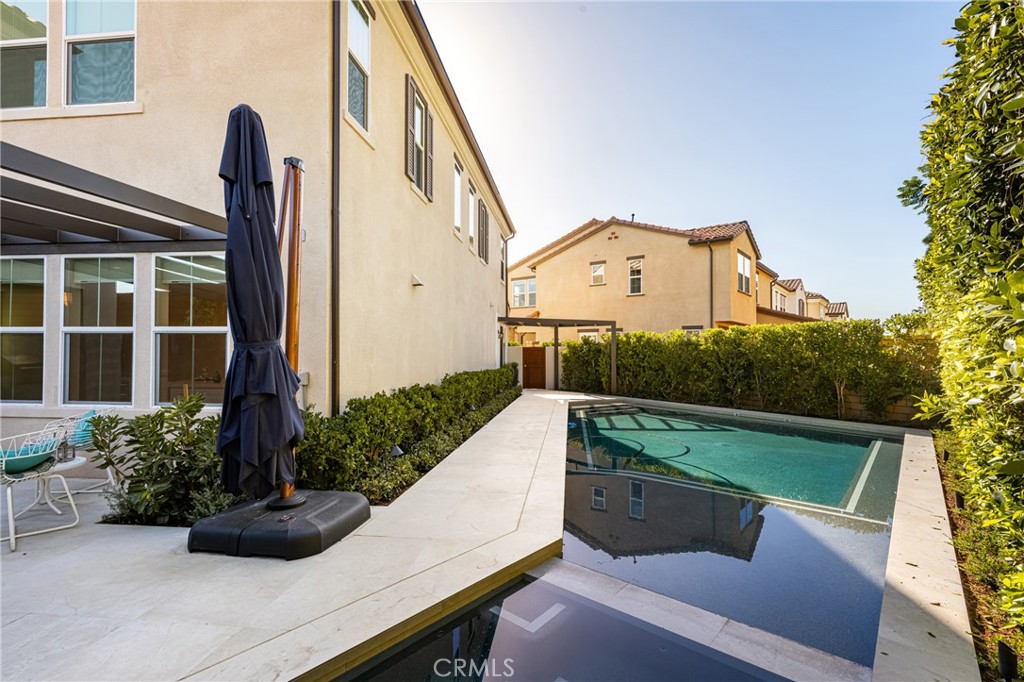 1229 E Providence Loop