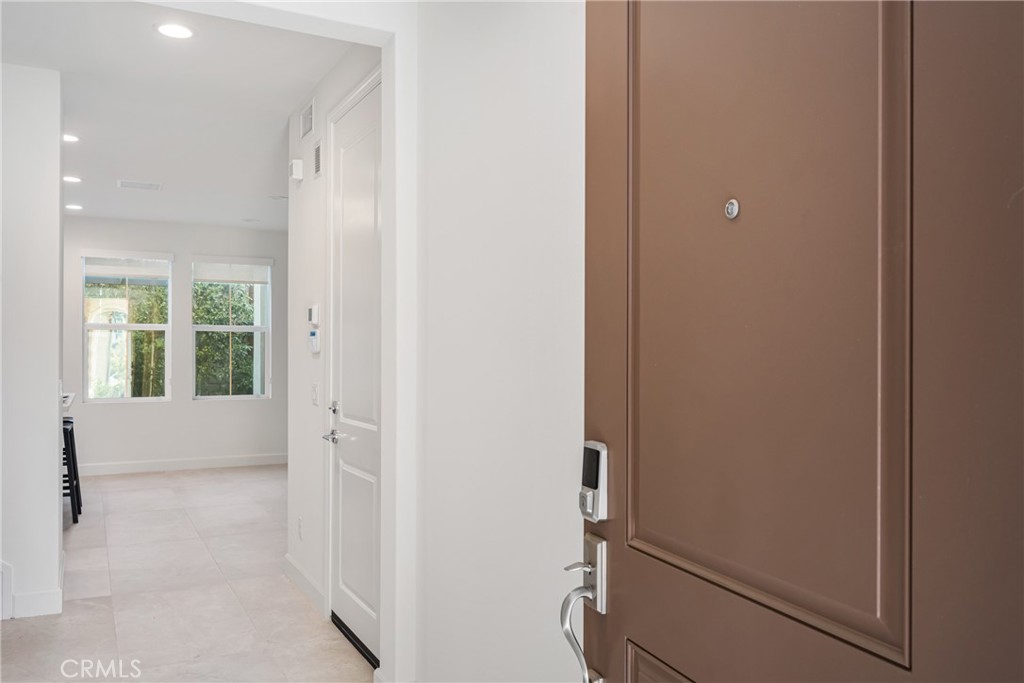 1229 E Providence Loop