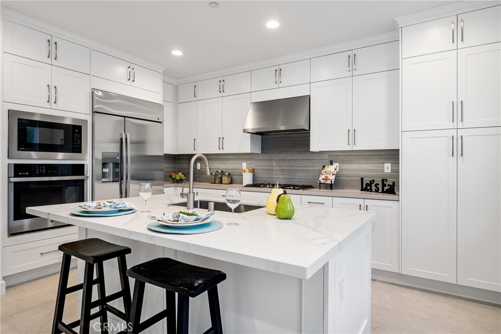 1229 E Providence Loop