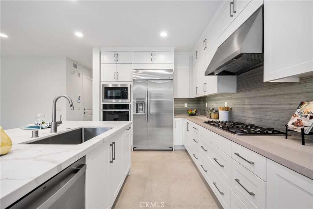 1229 E Providence Loop