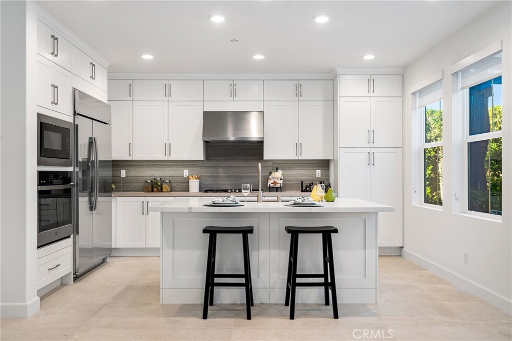 1229 E Providence Loop