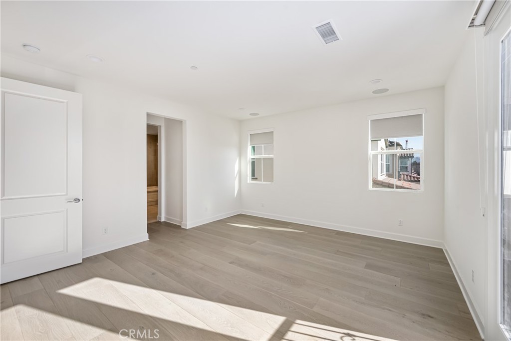 1229 E Providence Loop