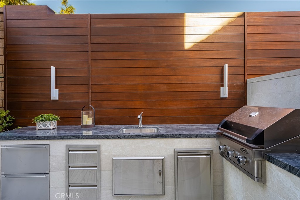 1229 E Providence Loop