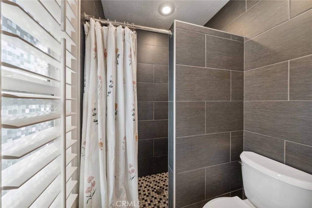 2009 Orchard Drive 7