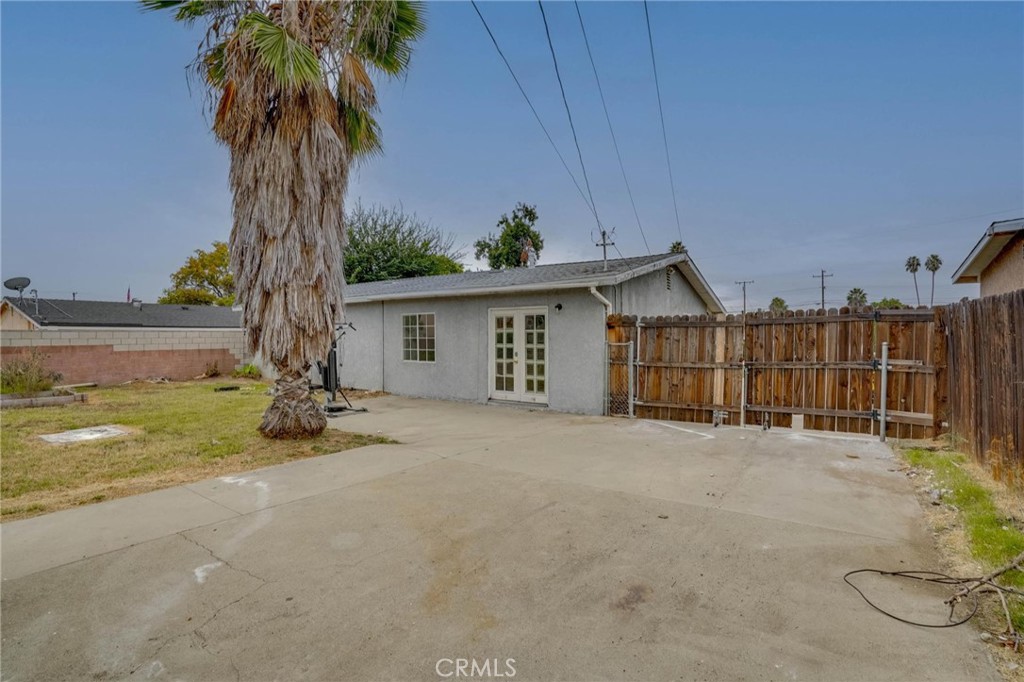 10241 Camulos Avenue