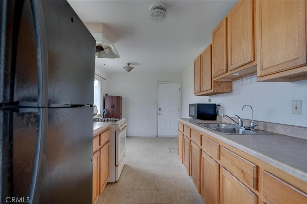 10241 Camulos Avenue