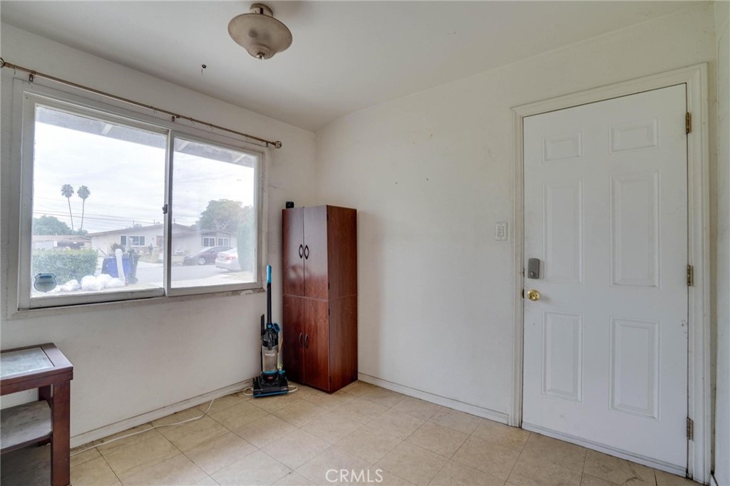 10241 Camulos Avenue