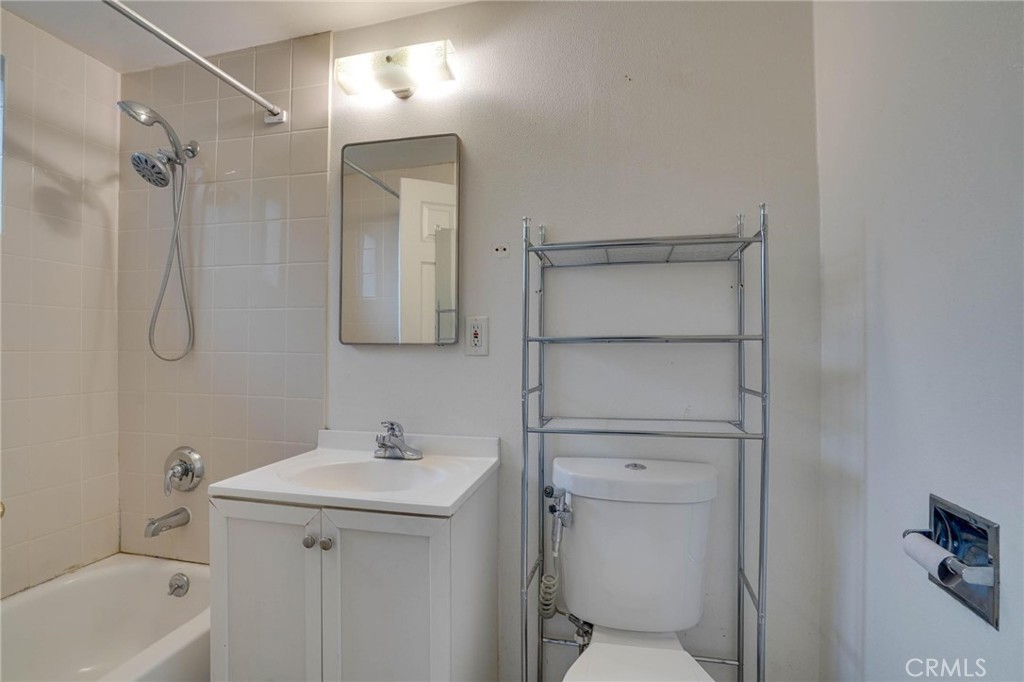 10241 Camulos Avenue