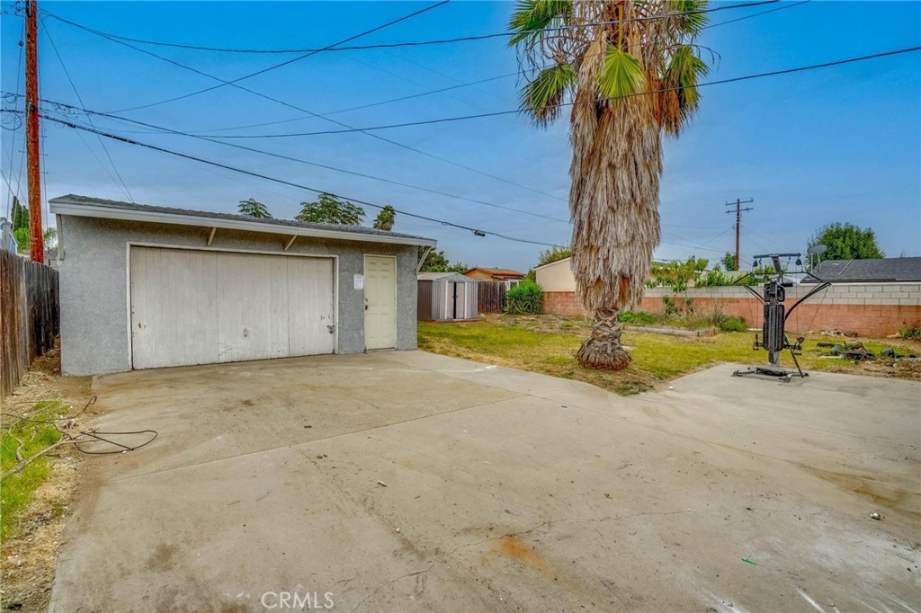 10241 Camulos Avenue