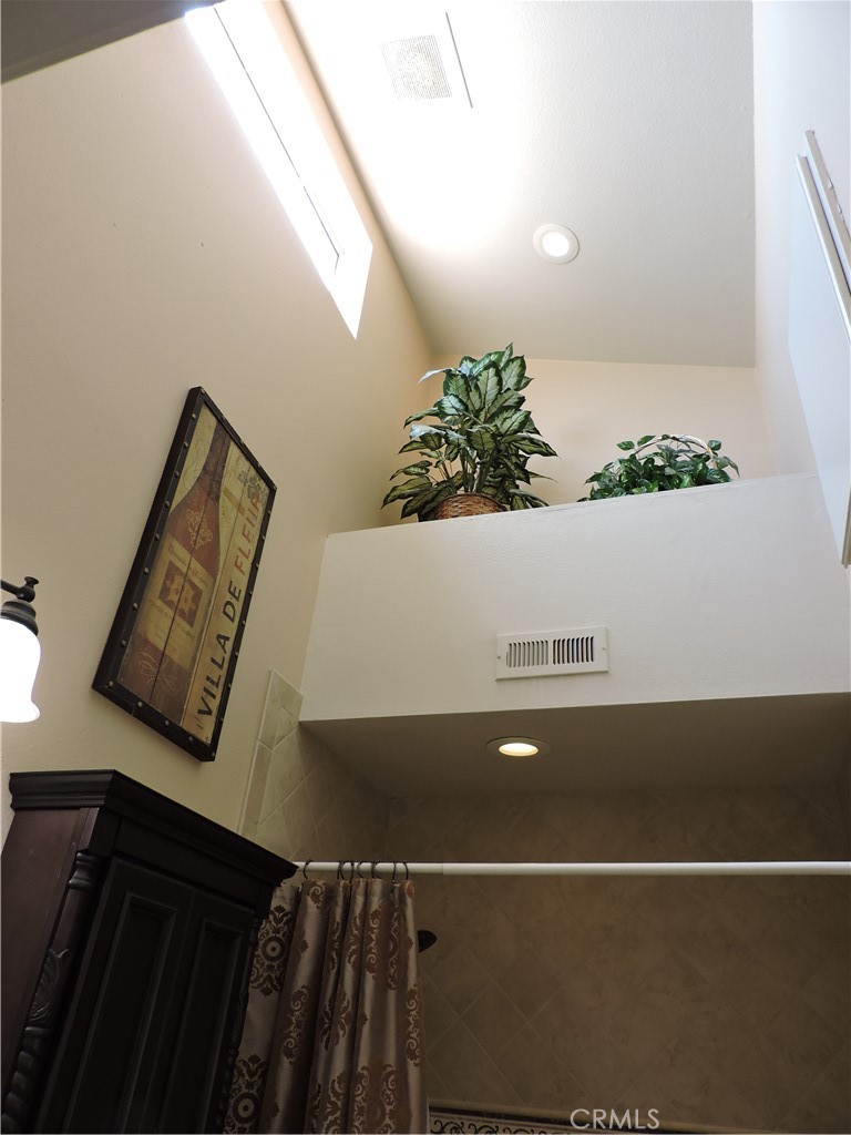 5453 Twin Lakes Drive