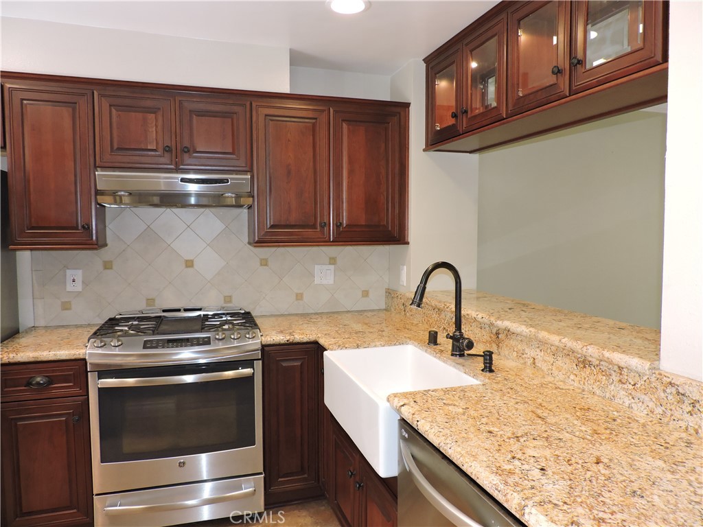 5453 Twin Lakes Drive