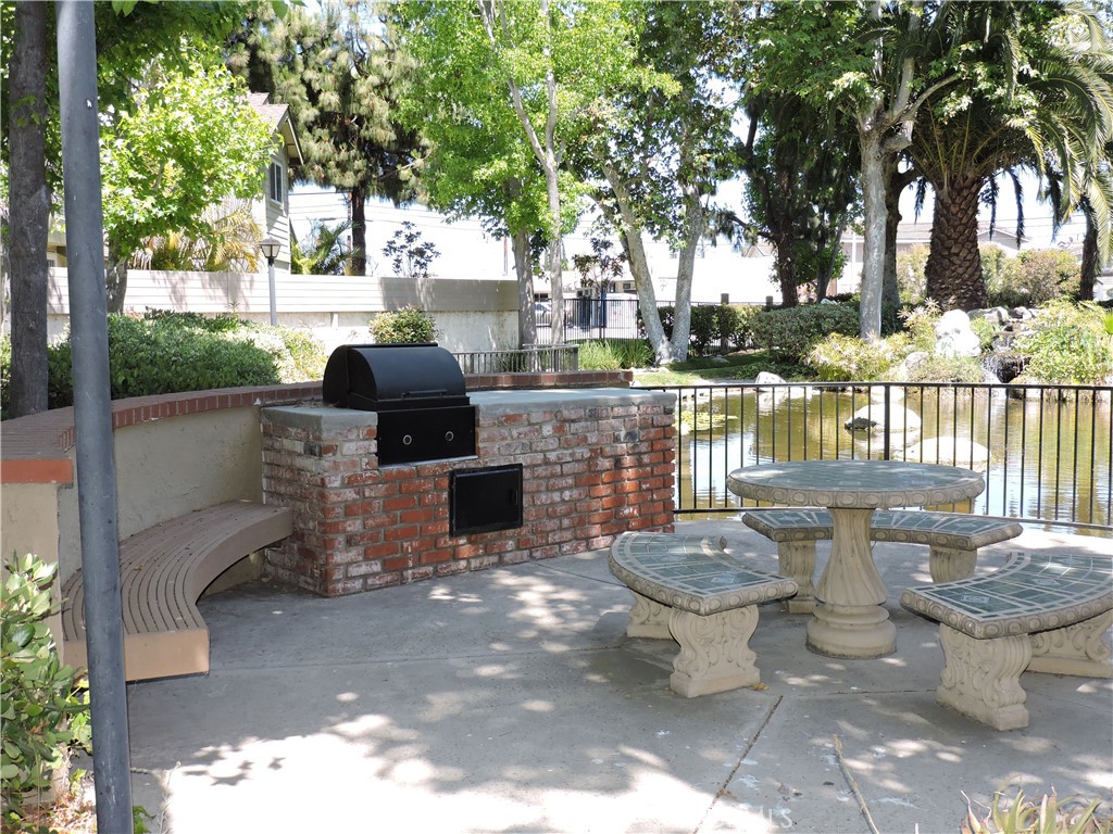 5453 Twin Lakes Drive