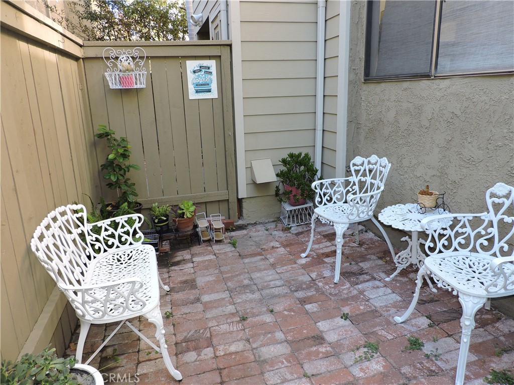 5453 Twin Lakes Drive