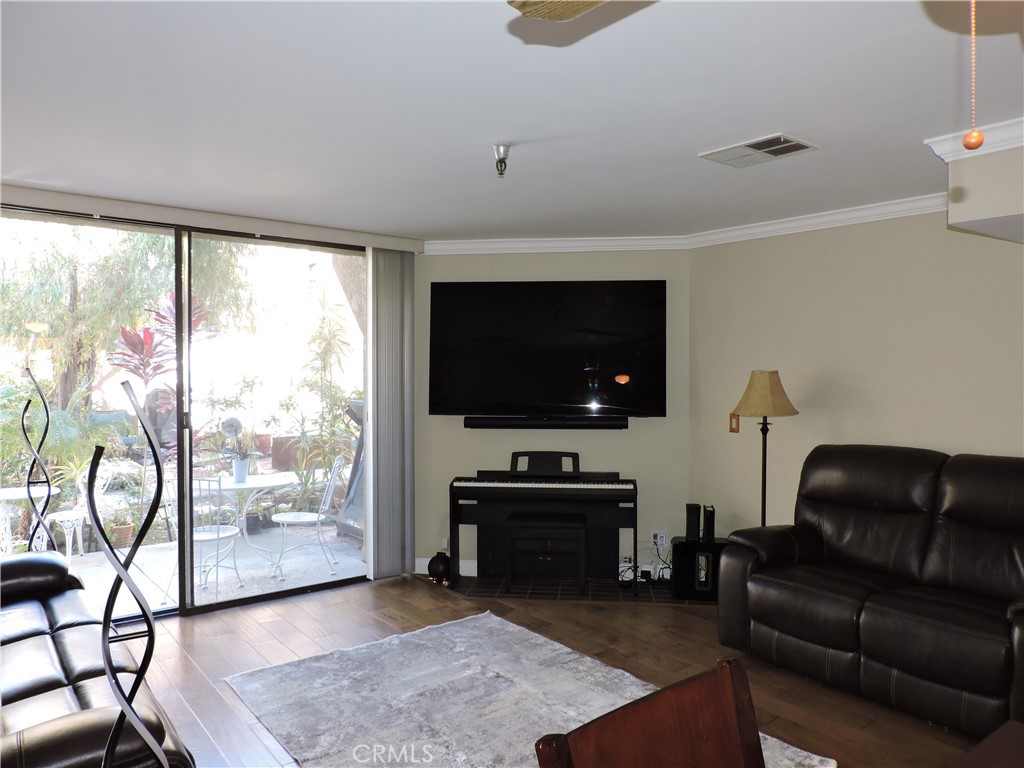 5453 Twin Lakes Drive