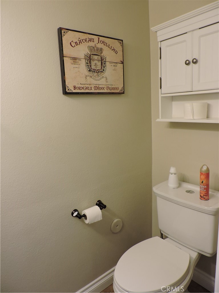 5453 Twin Lakes Drive