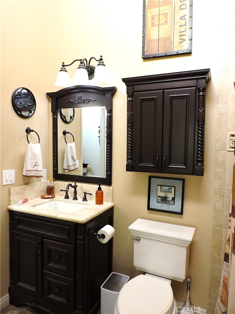 5453 Twin Lakes Drive