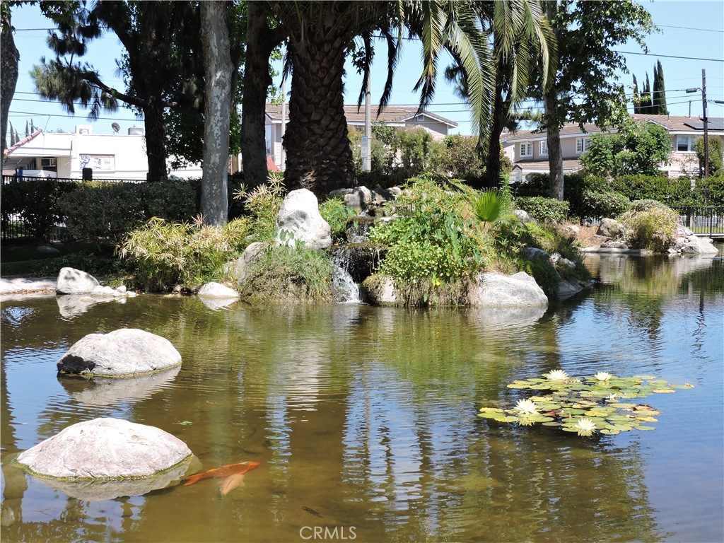 5453 Twin Lakes Drive