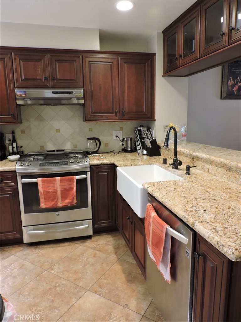 5453 Twin Lakes Drive