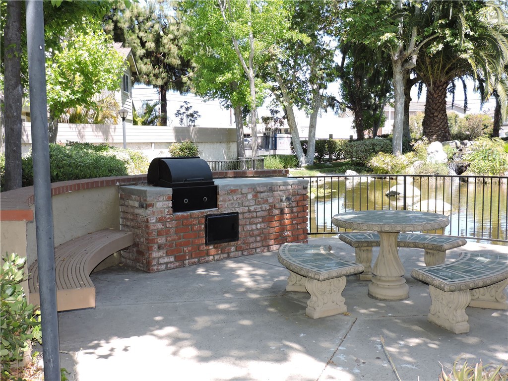 5453 Twin Lakes Drive