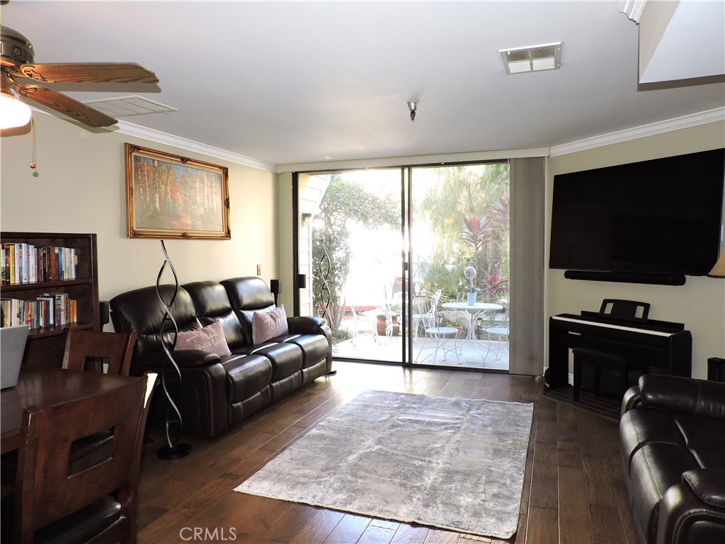 5453 Twin Lakes Drive