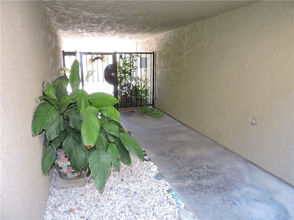 5453 Twin Lakes Drive