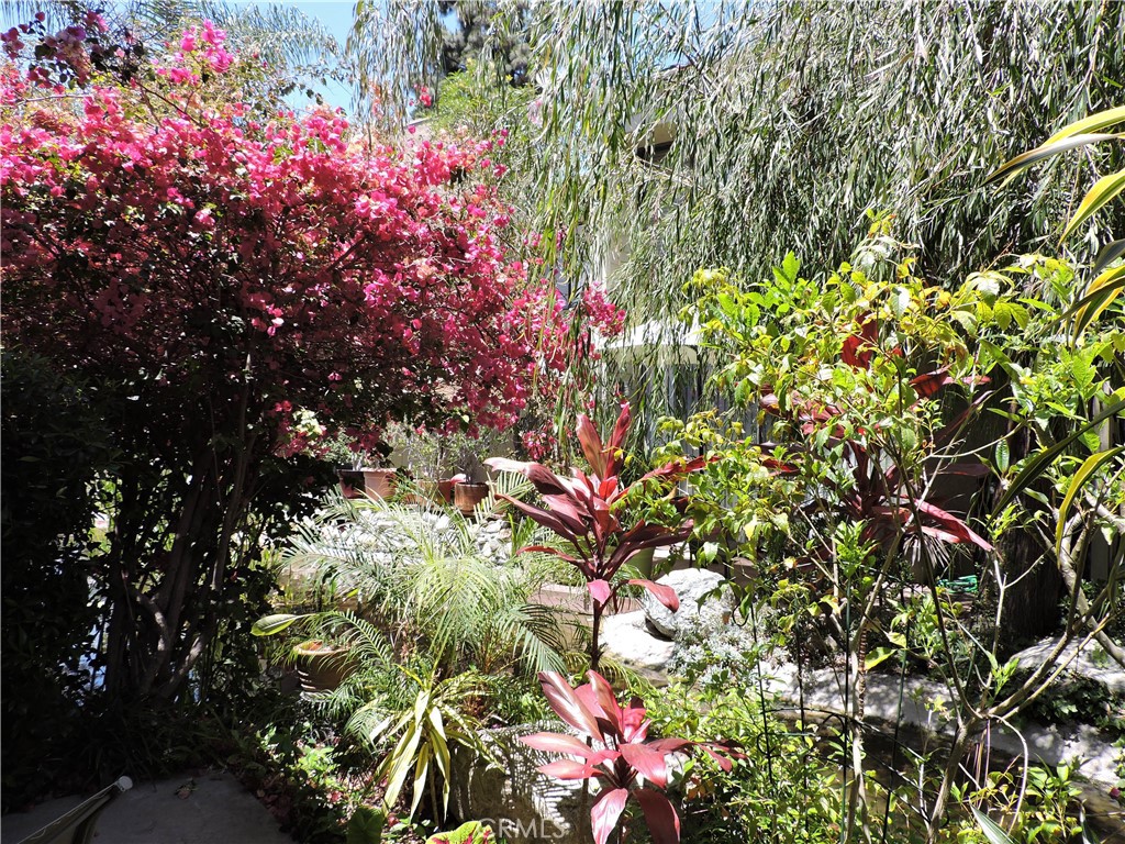 5453 Twin Lakes Drive