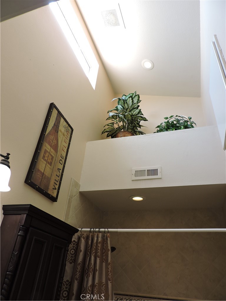 5453 Twin Lakes Drive