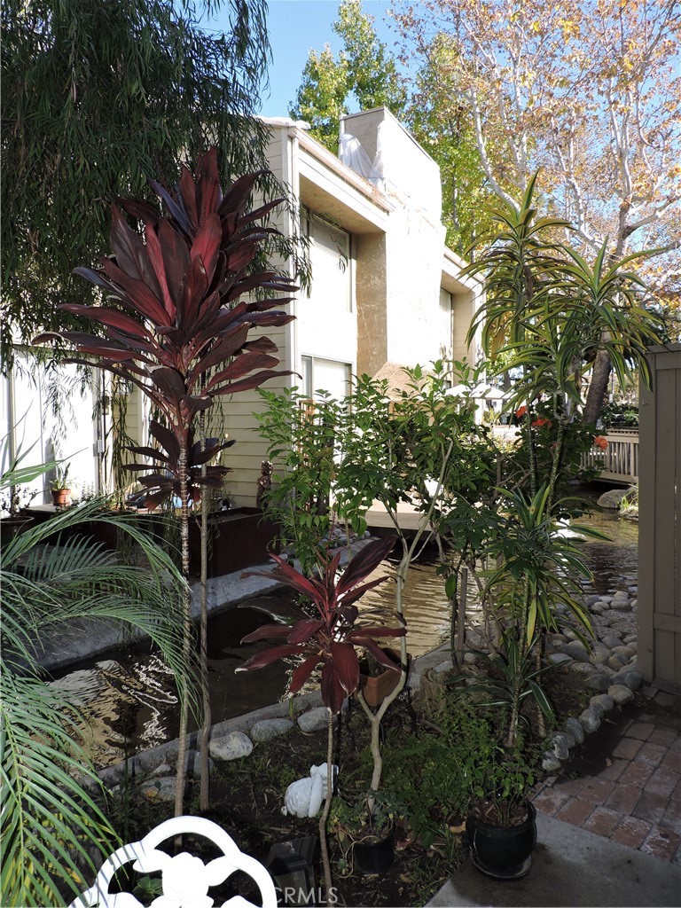 5453 Twin Lakes Drive