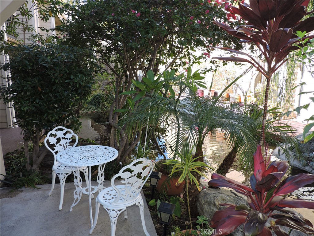 5453 Twin Lakes Drive