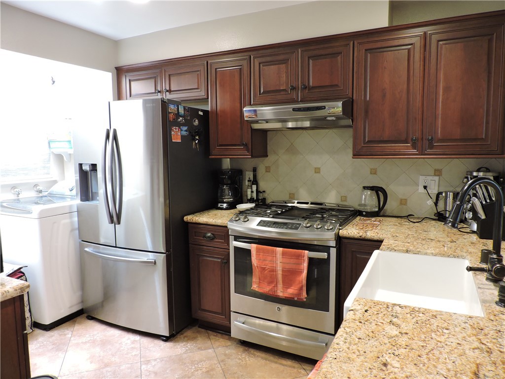 5453 Twin Lakes Drive