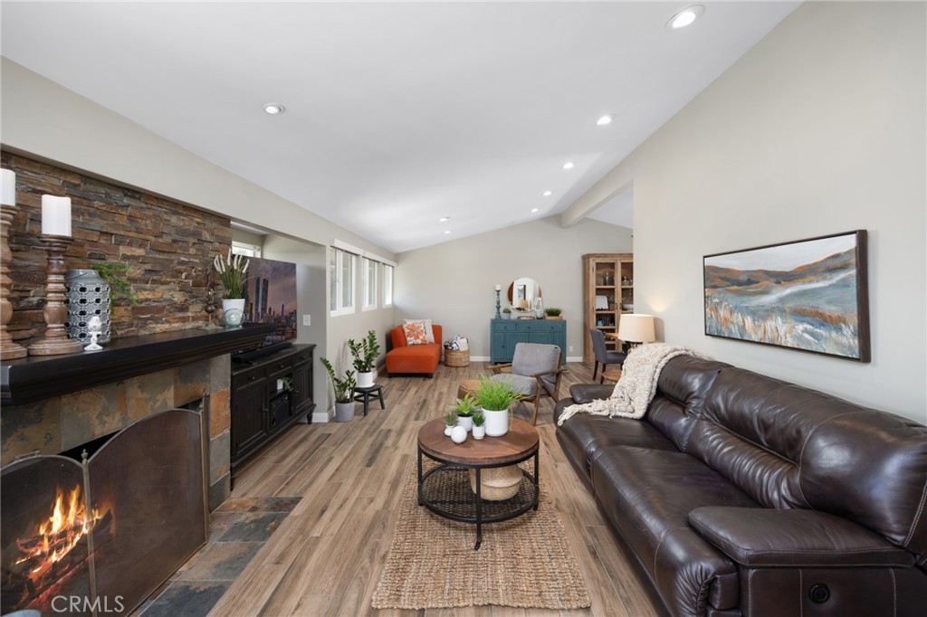 3241 Kenilworth Drive