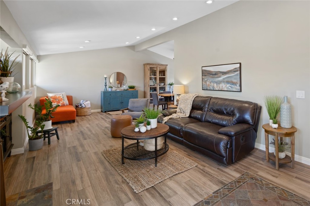 3241 Kenilworth Drive