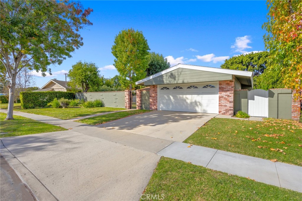 3241 Kenilworth Drive