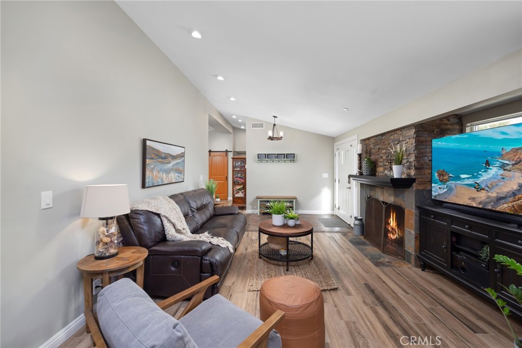 3241 Kenilworth Drive