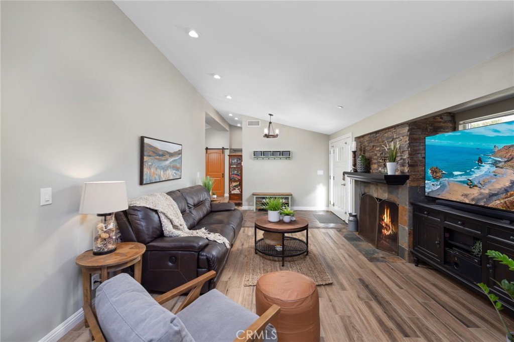 3241 Kenilworth Drive