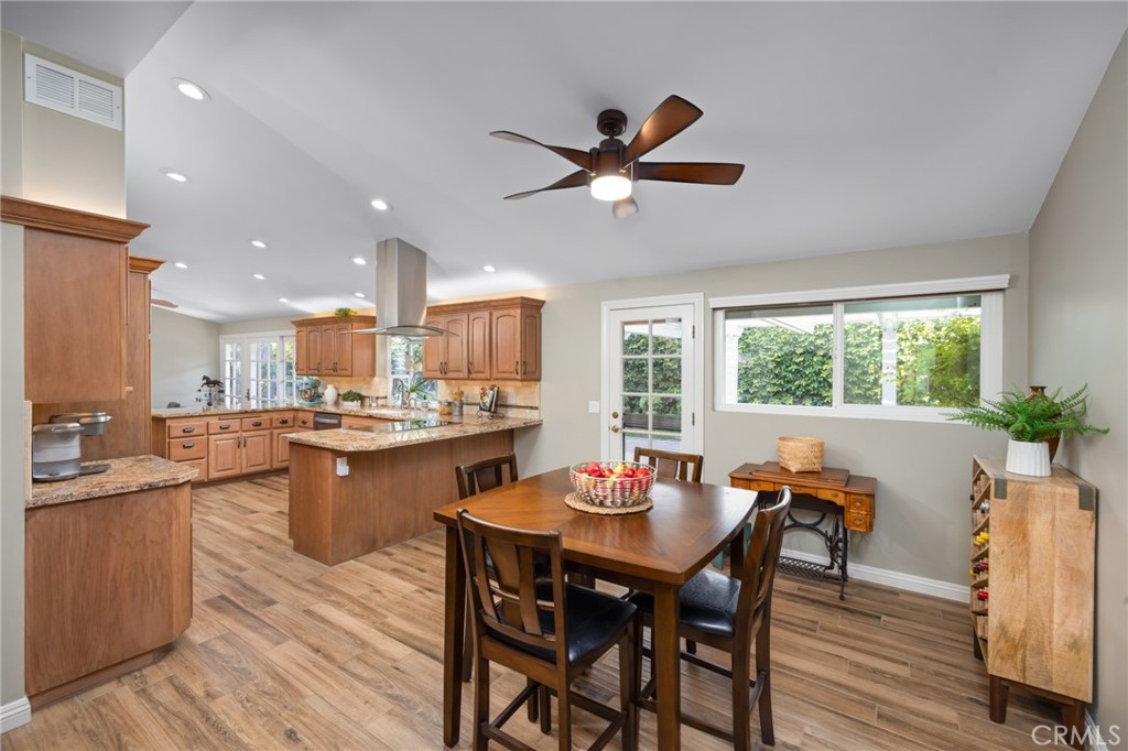 3241 Kenilworth Drive