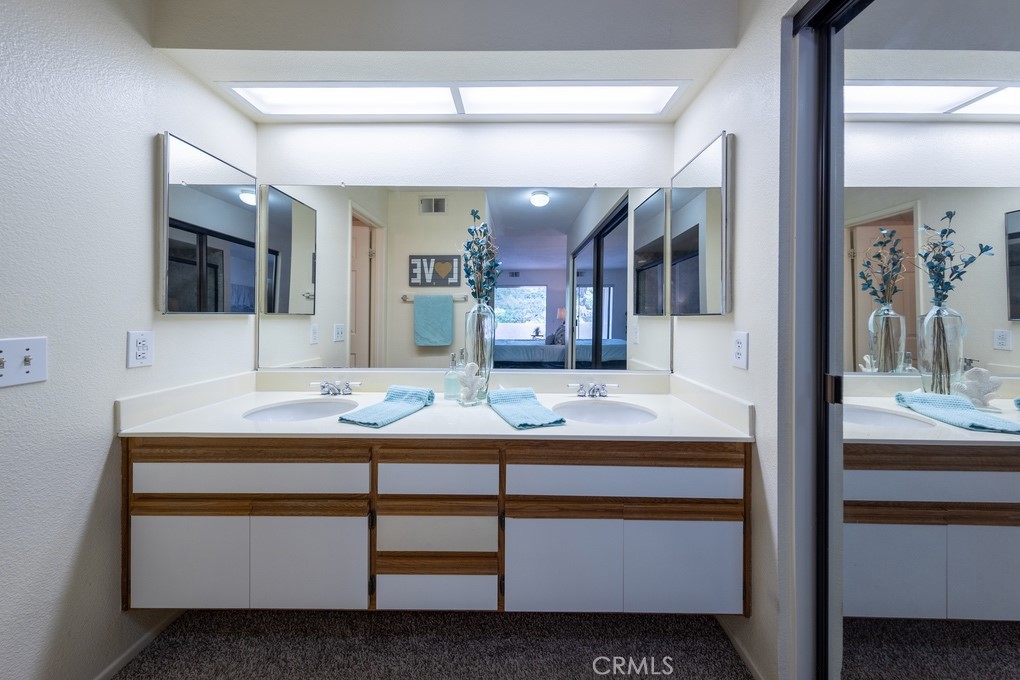 1094 S Sundance Drive