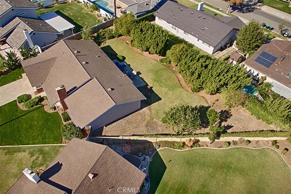 1525 E San Alano Avenue