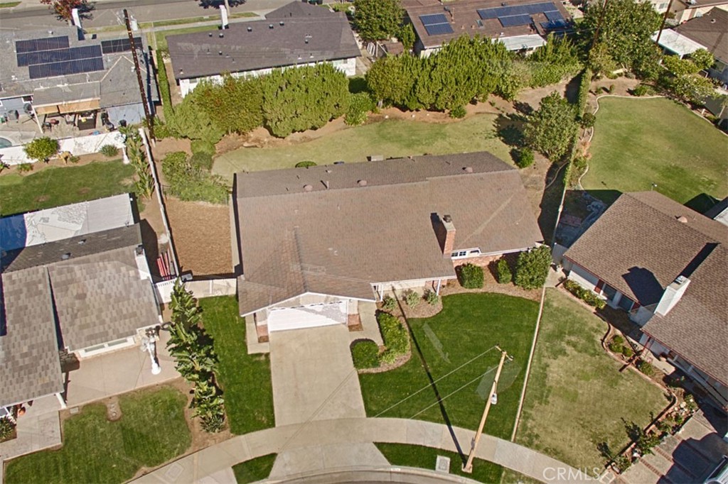 1525 E San Alano Avenue