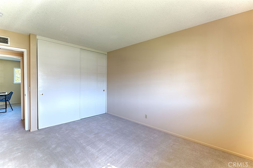 1525 E San Alano Avenue