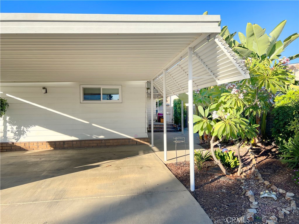 16915 Lake Terrace