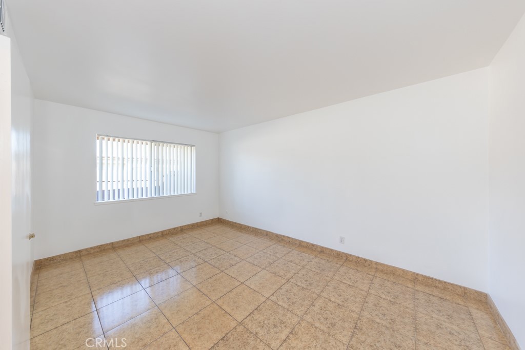 1682 W Cindy Lane B