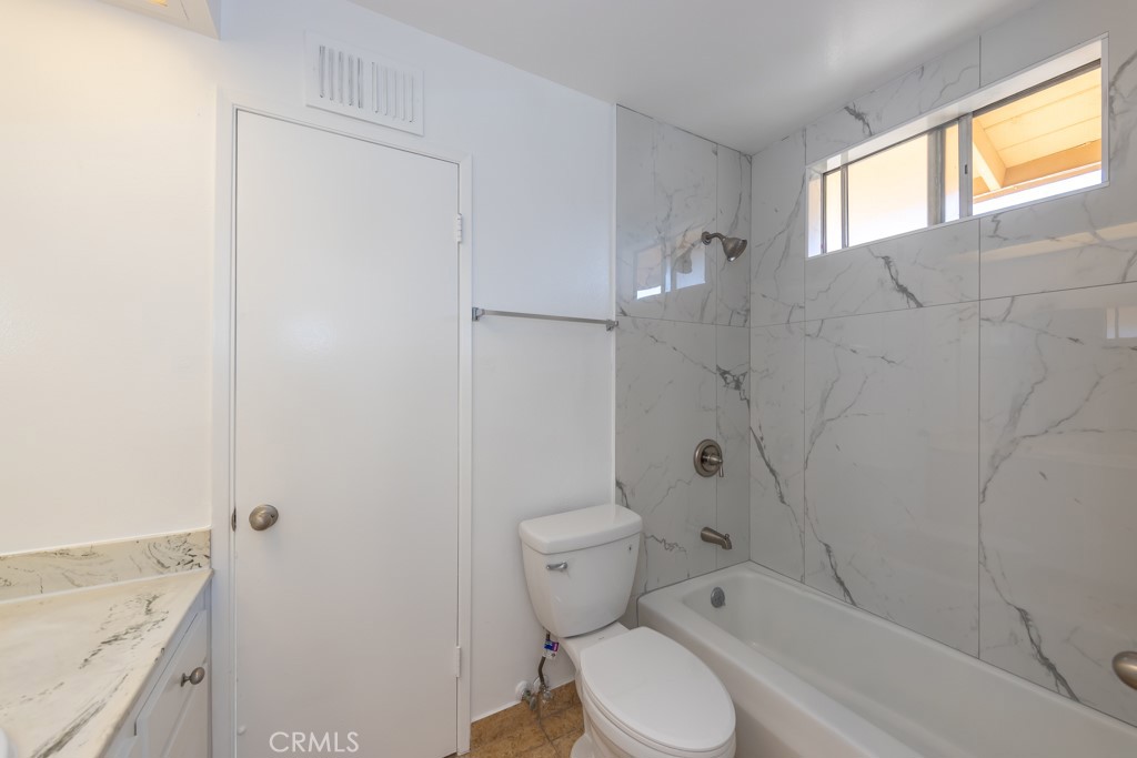1682 W Cindy Lane B