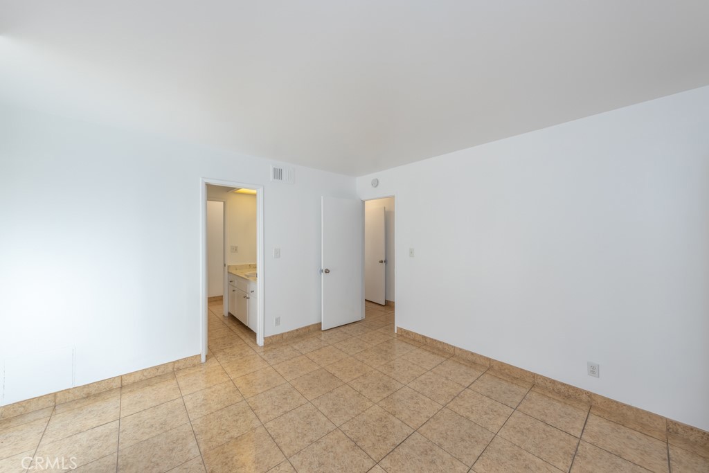 1682 W Cindy Lane B