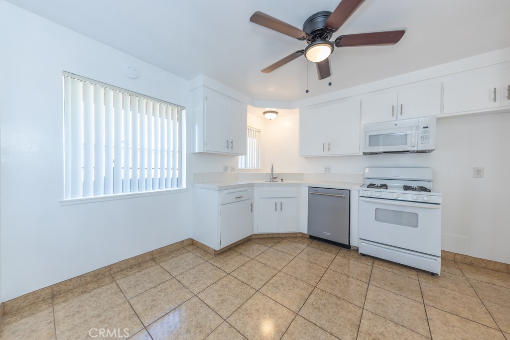 1682 W Cindy Lane B