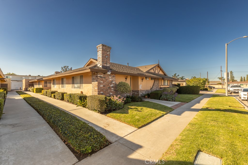 1682 W Cindy Lane B