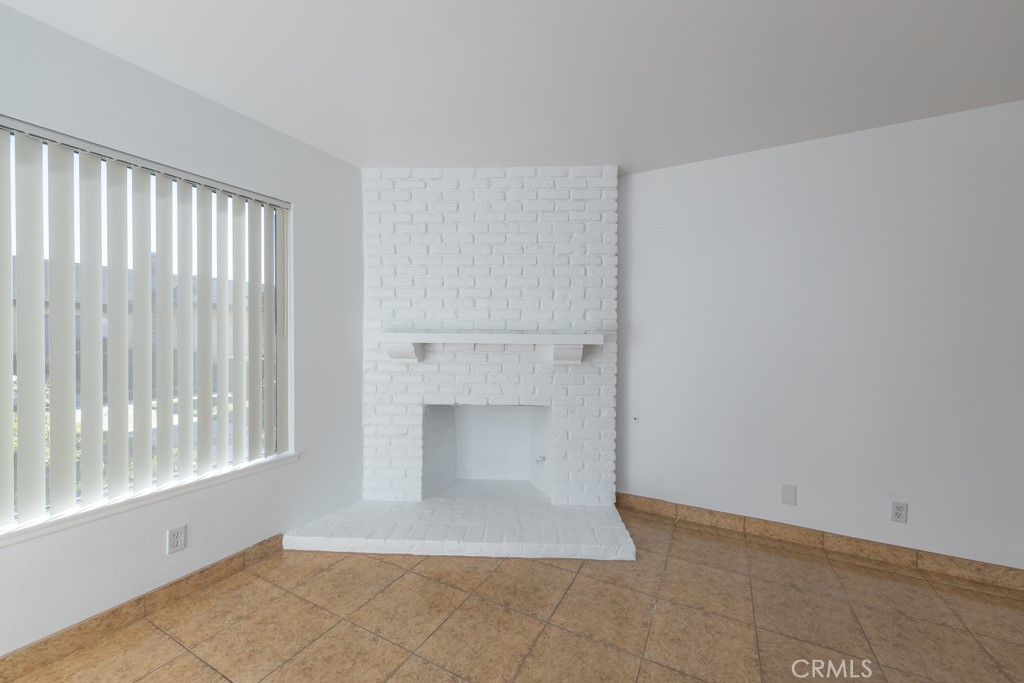 1682 W Cindy Lane B