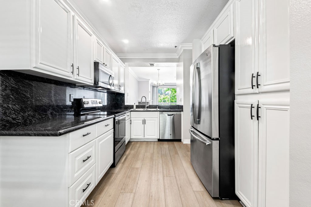 20301 Bluffside Circle 304